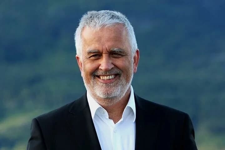 Dr. Knut Olsen